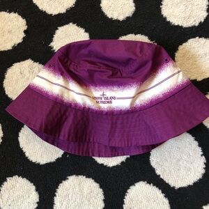 Supreme X Stone Island hat NWT S/M